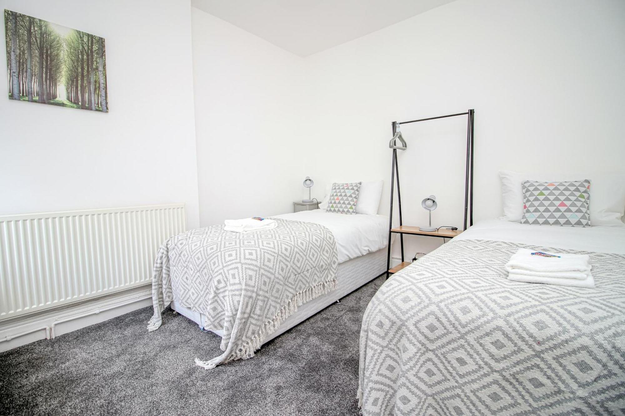 Norton Terrace Charming Home In The Beautiful Afan Forest By Staystaycations Порт Толбът Екстериор снимка